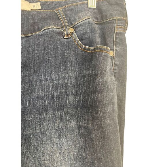 Torrid Women's Blue Mid Rise Medium Wash Distressed Ex-Boyfriend Jeans Size 18 - Picture 4 of 13